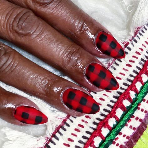 Buffalo Plaid Nails, Red Plaid Nails, Plaid Nails, Yellow Plaid, Baby Sweaters, Nail Artist, Buffalo Plaid, Sweater Weather, Nail Ideas