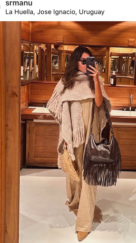 Boho Chic Winter Outfits, Winter Bohemian Outfits, Boho Winter Outfits Hippie, Winter Hippie Outfits Boho, Winter Boho Outfits, Winter Hippie Outfits, Bohemian Winter Outfits, Boho Core, Boho 2024