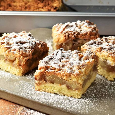 Polish Cakes Traditional, Polish Apple Pie, Polish Apple Cake, Apple Pie Cake Recipe, Pie Cake Recipe, Bougainvillea Care, Polish Foods, Apple Pie Cake, Apple Crumb Cakes