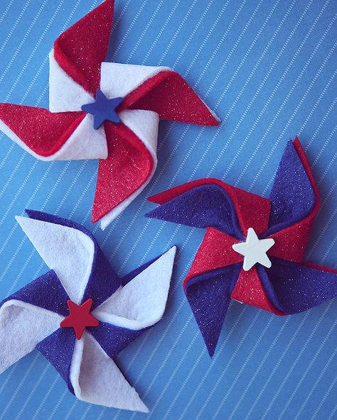 Patriotic Crafts, Felt Sheets, Diy Spring, Patriotic Holidays, July Crafts, 4th Of July Party, Felting Projects, July 4th, Felt Crafts