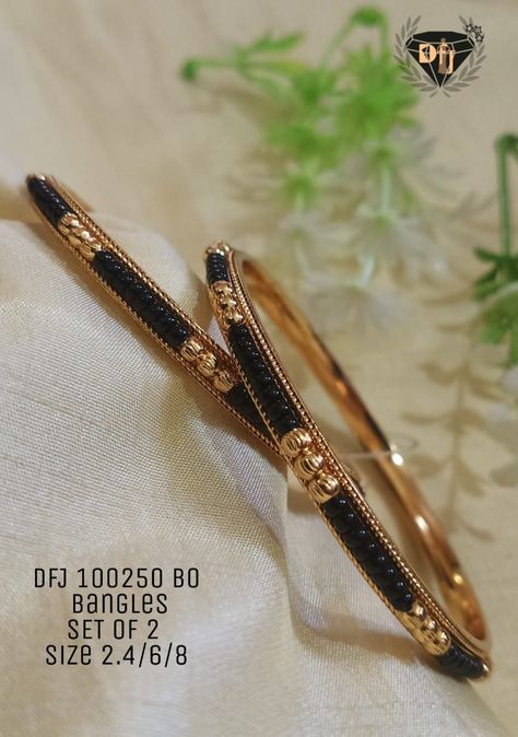 Gold Neck Chain, Gold Bangles For Women, Gold Necklace Indian, Gold Necklace Indian Bridal Jewelry, Black Beaded Jewelry, Gold Ring Designs, Bridal Gold Jewellery Designs, Neck Chain, Temple Jewellery