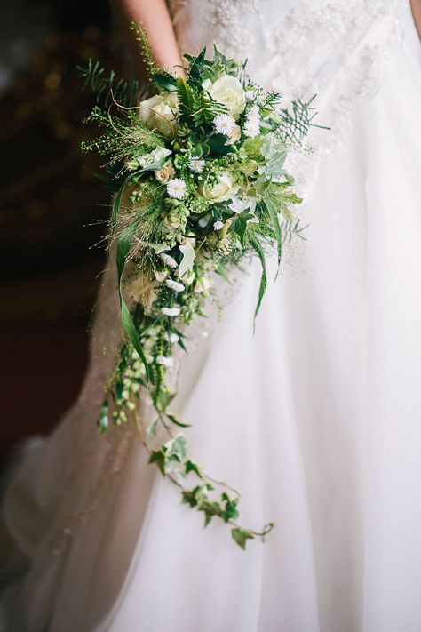 Fresh Wedding Bouquets, Fern Bouquet, Trailing Bouquet, Bridal Bouquet Styles, Alternative Wedding Bouquet, Fern Wedding, Cascading Bridal Bouquets, Whimsical Wedding Decorations, Cascading Wedding Bouquets