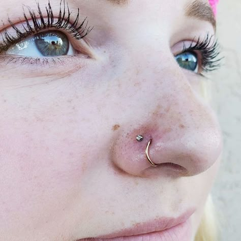 Double Nose Piercing, Cute Nose Piercings, Double Ear Piercings, Nose Ring Jewelry, Tattoo Parlor, Cool Ear Piercings, Face Piercings, Nose Piercings, Nose Piercing Jewelry