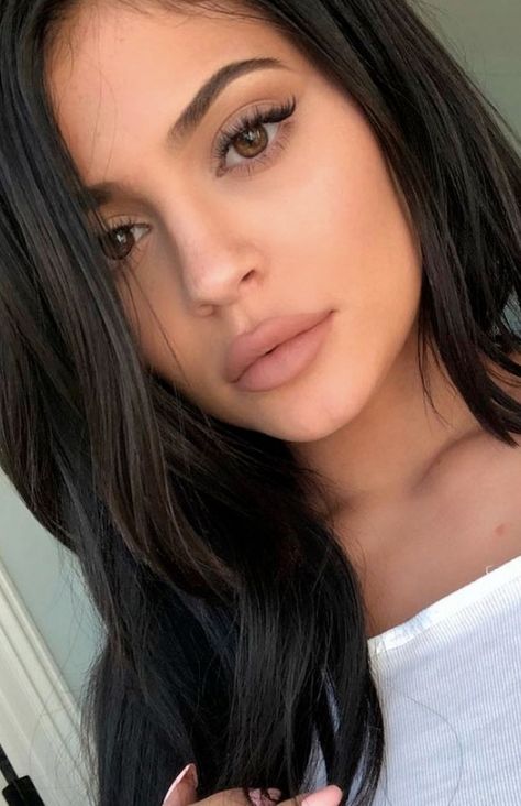 Kylie Jenner Eyelash Extensions, Kylie Jenner Extensions, Kylie Jenner Eyelashes, Kylie Jenner Eyebrows, Kylie Jenner Face, Kylie Jenner Makeup Look, Kylie Jenner Lashes, Natural Fake Eyelashes, Lashes Fake Eyelashes