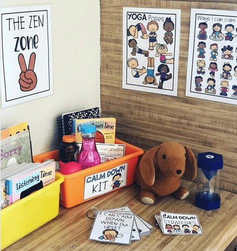 20 Inspiring Calm Down Corner Options for Your Classroom Calm Down Center, Calm Down Kit, Calm Classroom, Corner Ideas, Calm Down Corner, Zen Zone, Calming Activities, Mindfulness For Kids, Classroom Setup