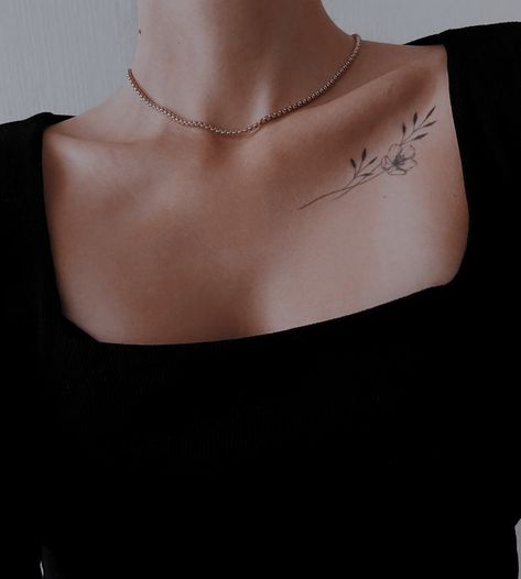 Collar Tattoo, Clavicle Tattoo, Simple Tattoos For Women, Small Shoulder Tattoos, Bone Tattoos, Flower Tattoo Shoulder, Petite Tattoos, Chest Tattoos For Women, Back Of Shoulder Tattoo