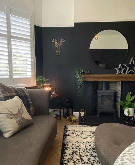 Front Room Ideas Cosy, Fabulous Living Room Decor, Black Living Room Ideas, Log Burner Living Room, Front Room Decor, Lounge Room Styling, Snug Room, Black And White Living Room, Dark Living Rooms