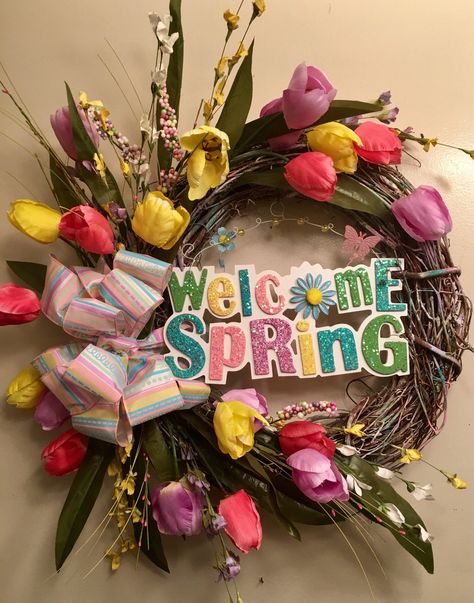 A personal favorite from my Etsy shop https://www.etsy.com/listing/580360214/welcome-spring-wreath Dry Brush Painting, Floral Designs Arrangements, Poppy Wreath, Colorful Wreath, Spring Decoration, Wall Wreath, Floral Wreaths, Spring Pastels, Spring Tulips