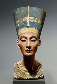 Queen Nefertiti: The Most Beautiful Woman In Ancient Egypt — The Anthrotorian Egyptian Artwork, Nefertiti Bust, Starověký Egypt, Berlin Museum, Amenhotep Iii, Ancient Egypt Art, Queen Nefertiti, Egyptian Queen, Egyptian Pharaohs