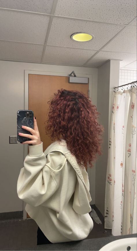 23 Haircut, Hair Color Cherry Coke, Cherry Coke Hair, Multi Pouch, Cherry Coke, Natural Curly Hair Cuts, Copper Hair, Girl Tips, Hair Inspiration Color