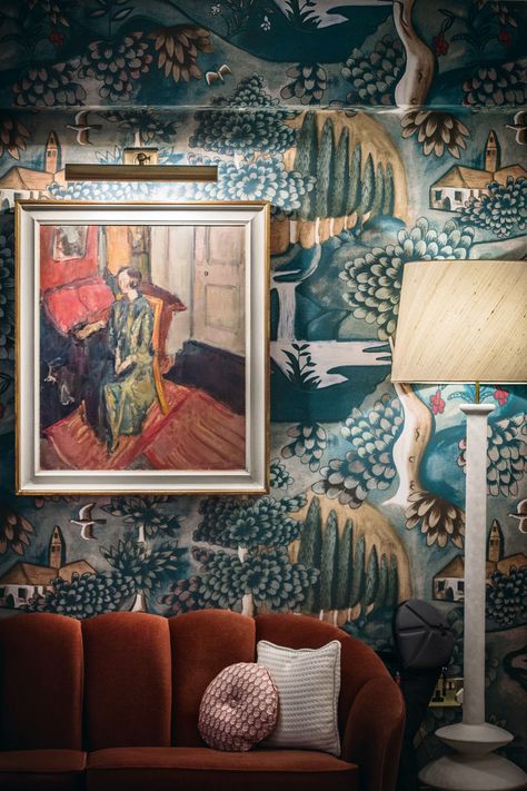 Bloomsbury Hotel London review | CN Traveller Bloomsbury Hotel London, Coral Room, Maximalist Interior, Sculptural Furniture, Red Brick House, London Bars, Wallpaper Trends, Virginia Woolf, London Hotels