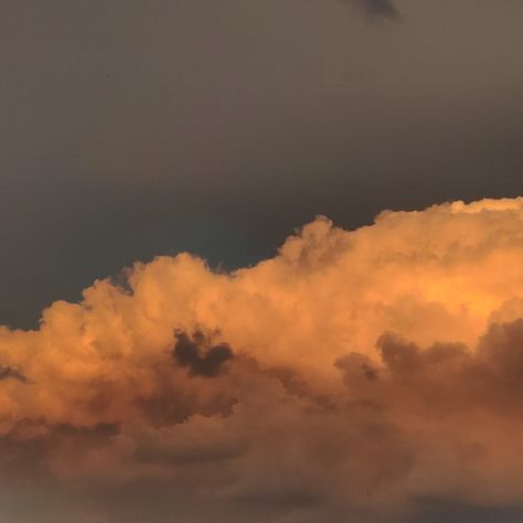 very pretty aesthetic orange pink blue cream cloud while sunset happening sky square photo 2022 cloud like a painting zoom in photo dreamy Square Images Aesthetic, Sunset Square Photo, Square Photos Aesthetic, Aesthetic Pictures Square, Square Pictures Aesthetic, Square Aesthetic Photos, Aesthetic Square Pictures, Aesthetic Square, Square Aesthetic