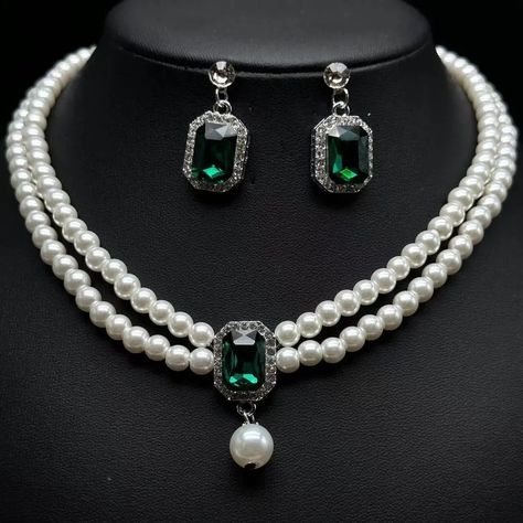 New in❗ Pearl jewelry set Wholesale N4000 Moq:3 Retail N6,000 Pearl Jewelry Set, Pearl Accessories, French Jewelry, Pearl Necklace Earrings, Pearl Jewelry Sets, Fancy Jewellery, Jewelry Lookbook, Deco Jewelry, Faux Pearl Necklace