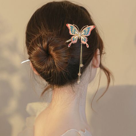 Easy Party Hairstyles, Painted Butterfly, Fashion Butterfly, Stick Notes, Easy Parties, Butterfly Hair Clip, Hair Stick, Butterfly Hair, Party Hairstyles