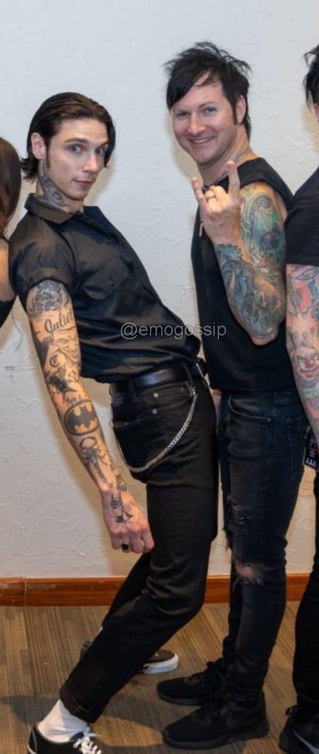 Andy Biersack Funny, Andy Black Aesthetic, Andy Biersack Long Hair, Juliet Simms And Andy Biersack, Andy Biersack 2022, Andy Biersack And Juliet Simms, Andy Biersack 2014, Andy Biersack In The End, Andy Biersak