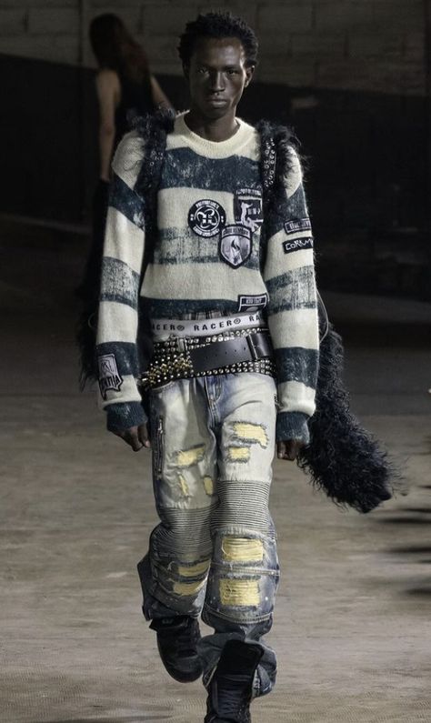 Futuristic Style Men, Karasu Zoku Fashion, Nana Fashion Men, Men Avant Garde Fashion, Harajuku Mens Fashion, 2000s Punk Fashion Men, Visual Kei Fashion Men, Surreal Outfit, Archive Fashion Men