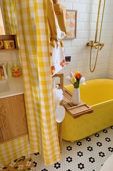 Romantic Whimsical Home Decor, Groovy Bathroom, Casa Country, Retro Bathrooms, Rv Interior, Yellow Bathrooms, Room Stuff, Future Apartment, Apartment Inspiration