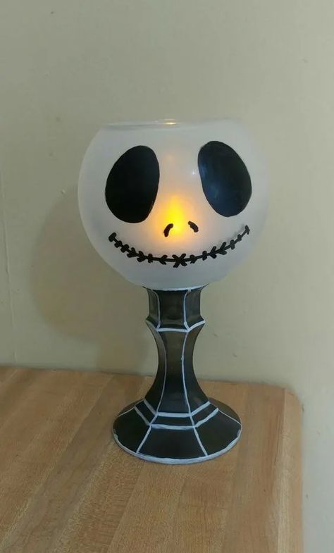 Nightmare Before Christmas Centerpiece, Jack Skellington Centerpieces, Dollar Store Halloween Crafts, Horror Crafts, Halloween Board, Fish Bowls, Nightmare Before Christmas Decorations, Dollar Tree Halloween, Creepy Halloween Decorations