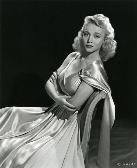 Carole Landis, Hollywood Vintage, Classic Hollywood Glamour, Vintage Hollywood Glamour, Glamour Vintage, Actrices Hollywood, Paramount Pictures, Hollywood Glam, Golden Age Of Hollywood