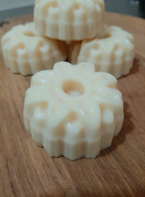 DIY Shea and Cocoa Butter Lotion Bars Best Lotion Bars Recipe, Lotion Bars Without Beeswax Diy, Diy Lotion Bars Without Beeswax Recipe, How To Package Lotion Bars, Diy Shea Butter Lotion, Cocoa Butter Soap Recipe, Cocoa Butter Recipes, Diy Lotion Bars, Shea Butter Lotion Bars