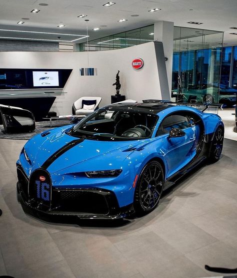 Bugatti Chiron Pur Sport, Chiron Pur Sport, Bespoke Cars, Elegant Wrap Dress, Porsche Gt, Mean Machine, Speed Demon, Top G, Super Fast Cars