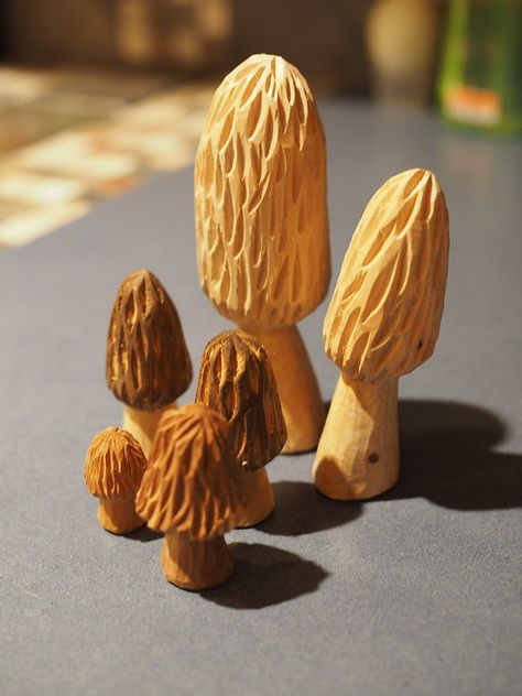 OI000003 | S7D7 | Flickr Wooden Mushrooms, Whittling Projects, Snowman Crafts Diy, Christmas Crafts Diy Projects, Simple Wood Carving, Wood Carving For Beginners, Wood Carving Designs, Wood Carving Patterns, Wood Carving Tools