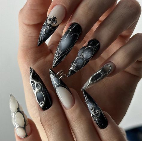 Dark Nail Designs, Witchy Nails, Punk Nails, Gothic Nails, Goth Nails, Grunge Nails, Nail Swag, Dark Nails, Funky Nails