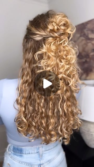 45K views · 3K likes | Candace Stuller on Instagram: "Tried this viral half-up hairstyle and LOVE it on curly hair! 😍 Save to try later!⁣ ⁣ Yes or no?! ⁣ ⁣ *Just flipping through the bun! Then I pulled at the hairs left out to make the bun a bit smaller and adjust for a messier look! ⁣ ⁣ #halfuphalfdown #curlyhairstyles #viralhairstyles #hairstyletutorial #hairblogger" Half Up Curly Long Hair, Natural Curl Half Up Half Down Wedding, Curly Hair Pulled Back Half Up, Bun In Curly Hair, Naturally Curly Half Up Wedding, Updo Curled Hairstyles, Half Updo Wavy Hair, Messy Half Up Half Down Curly Hair, Half Up Hairstyles For Curly Hair