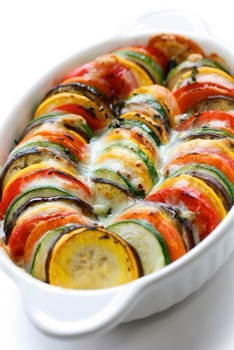 Eggplant and Zucchini Gratin Recipe Zucchini Gratin, Eggplant Zucchini, God Mat, Think Food, Eggplant Recipes, Julia Child, Vegetarian Meals, Spaghetti Squash, Veggie Dishes