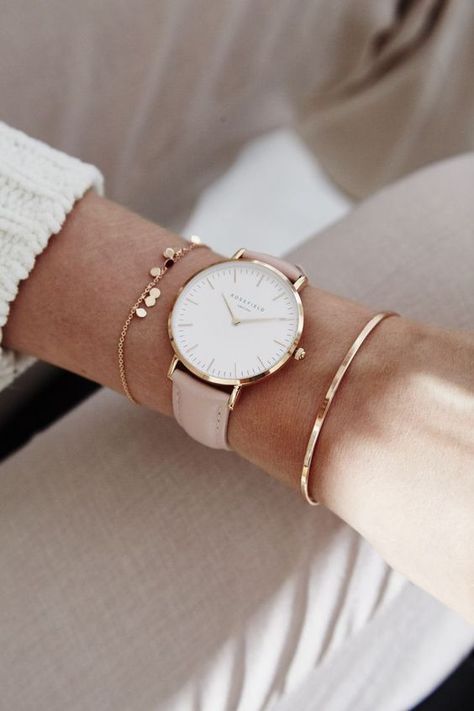 Como Transformar seus Looks Básicos em Looks sofisticados - Rosefield Watch, Gold Arm Band, Diy Jewelry Rings, Diy Jewelry Inspiration, Accesories Jewelry, Gold Armband, Golden Jewelry, Rose Gold Watches, Discount Jewelry