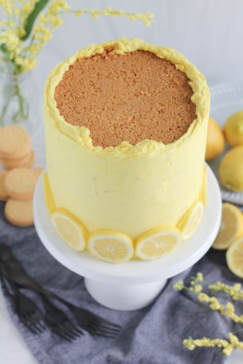 Lemon Oreo Cake - Baking with Blondie Lemon Oreo Cake, Lemon Oreo, Lemon Oreos, Baking With Blondie, Lemon Bar Cookies, Cookies Lemon, Box Lemon Cake, Oreo Buttercream, Best Chocolate Desserts