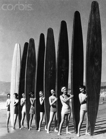 BE063960 Surf Van, Alana Blanchard, Vintage Surfing, Surf Vintage, Black And White Photo Wall, Surfing Photos, Surfing Pictures, Black And White Picture Wall, Burton Snowboards