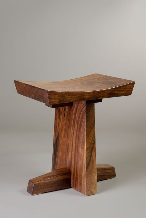 Walnut Stool, Transitional Living Room Furniture, Walnut Stools, Handmade Wood Furniture, Minimalist Furniture Design, Wood Furniture Plans, Japanese Furniture, Log Furniture, Wood Stool