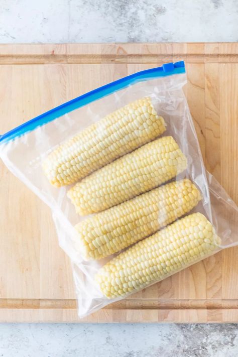 Blanching Corn On The Cob To Freeze, Freezer Vegetables, Blanching Corn, Freezing Fresh Corn, Freezing Food Guide, Freezing Corn, Sweet Corn Recipes, Best Frozen Meals, Freezing Vegetables