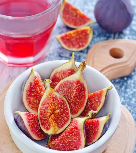 13 Amazing Benefits Of Fig Juice For Skin, Hair And Health Fig Juice, High Fibre Recipes, Fibre Recipes, Fibre Foods, Weight Inspiration, Juice For Skin, Patisserie Fine, Herbs Remedies, Juice Benefits