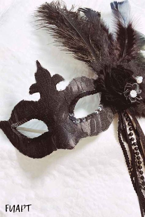 Diy Masquerade, Diy Masquerade Mask, Mardi Gras Diy, Masquerade Mask Diy, Felt Squares, Carnival Mask, Beeswax Food Wrap, Masks Crafts, Masks Diy