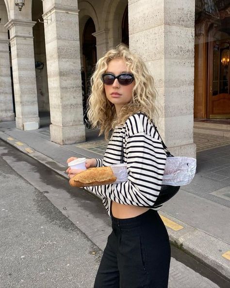 Grace Shadrack, Tori Kelly, Alt Style, Paris Photos, Fashion Fits, Out Of Style, Cut And Style, Fashion Sense, Get Dressed