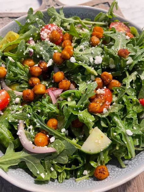 Arugula Salad With Chickpeas, Chickpea Arugula Salad, Crispy Roasted Chickpeas, Roasted Chickpea Salad, Roasted Garbanzo Beans, Pea Salad Recipes, Artichoke Salad, Roasted Cabbage, Pea Salad