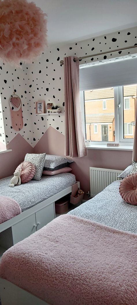 Pink Dalmation Bedroom, Grown Up Girls Bedroom Ideas, Girls Dalmation Bedroom, Dalmation Wallpaper Bedroom, Dalmation Bedroom, Polka Dot Bedroom, Pink Kids Bedrooms, Grown Up Bedroom, Girl Room Inspiration