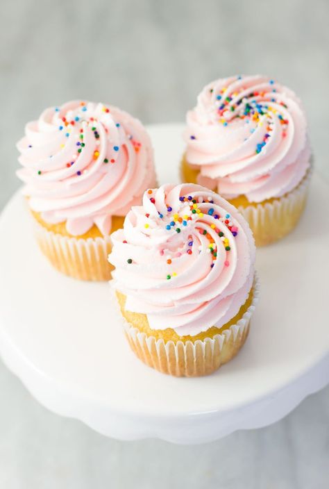 COTTON CANDY FROSTING RECIPE | Best Friends For Frosting                                                                                                                                                                                 More Cotton Candy Frosting Recipe, Cotton Candy Cupcakes, Candy Cupcake, Frosting Recipe, Cupcake Frosting, Icing Recipe, Food Cakes, Frosting Recipes, Healthy Dessert