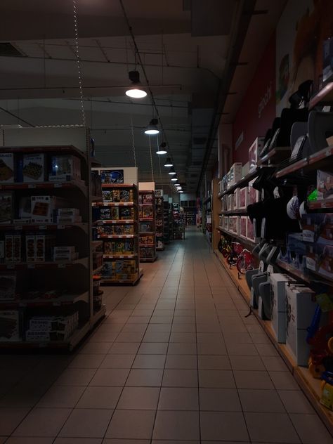 Aesthetic Real Life Background, Liminal Supermarket, Zoning Out Aesthetic, Walmart Background, Liminal Space Photography, Empty Aethstetic, Real Life Background, Backrooms And Liminal Spaces, Nostalgic Places