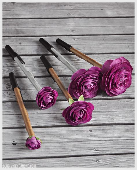 DIY Flower Pens | Vicky Barone Diy Flower Pens, Pen Flowers, Washi Tape Ideas, Purple Pen, Art Spaces, Tape Ideas, Diy Wedding Table, Tissue Flowers, Pen Craft