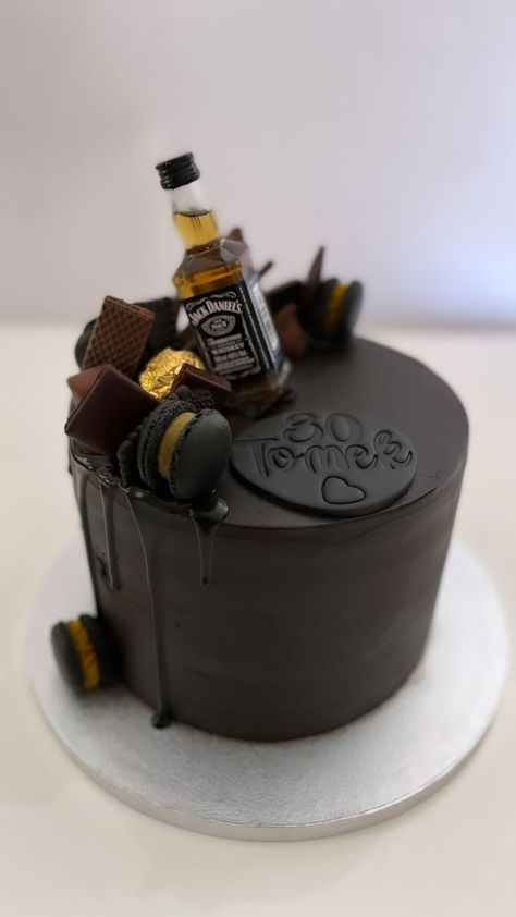 40th Birthday Cakes For Men, Alcohol Birthday Cake, Jack Daniels Cake, Boyfriends Birthday Ideas, Guys 21st Birthday, Funny Birthday Cakes, 40th Birthday Cakes, Birthday Cakes For Men, 50th Birthday Cake