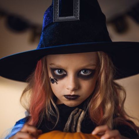 Maquillaje Halloween Infantil, Simple Witch Makeup, Kids Witch Makeup, Scary Witch Makeup, Witch Face Paint, Halloween Makeup For Kids, Maquillage Halloween Simple, Halloween Makeup Witch, Halloweenský Makeup