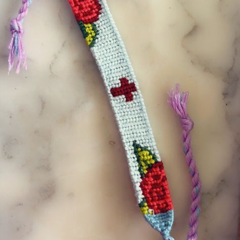 Friendship Brackets, Easter Good, Minimalist Outfits, Friendship Bracelet Patterns Easy, Christian Bracelets, String Bracelets, Cross Christian, Gods Girl, Christian Love