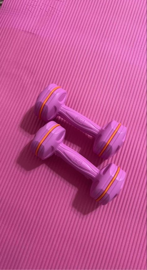 Pink Fitness Aesthetic Gym, Vintage Gym Aesthetic, Pink Workout Aesthetic, Sporty Barbie, Barbie Workout, Vintage Paris Aesthetic, Summer Aesthetic Vintage, Pink Exercise, Gym Icon