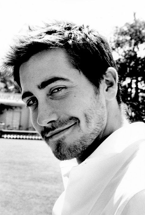 Jake...yes, that smirk and dimple makes my heart melt...or all of a sudden feel shy <3 Male Inspiration, Oliver Jackson Cohen, Boom Shakalaka, Jesse Spencer, Dane Dehaan, Maggie Gyllenhaal, Dan Stevens, Zachary Levi, Donnie Darko