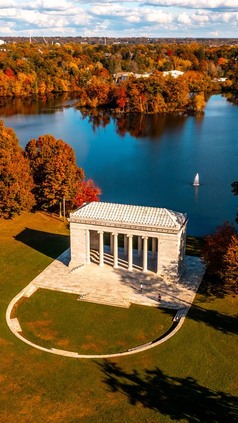 Roger Williams Park in Providence, RI has some great spots to capture photos for your fall wallpaper. Rhode Island Providence, Rhode Island Aesthetic, Boston In The Fall, Roger Williams Park, Island Aesthetic, Neutral Bedrooms, Wooden Cottage, Living Room Warm, Providence Rhode Island