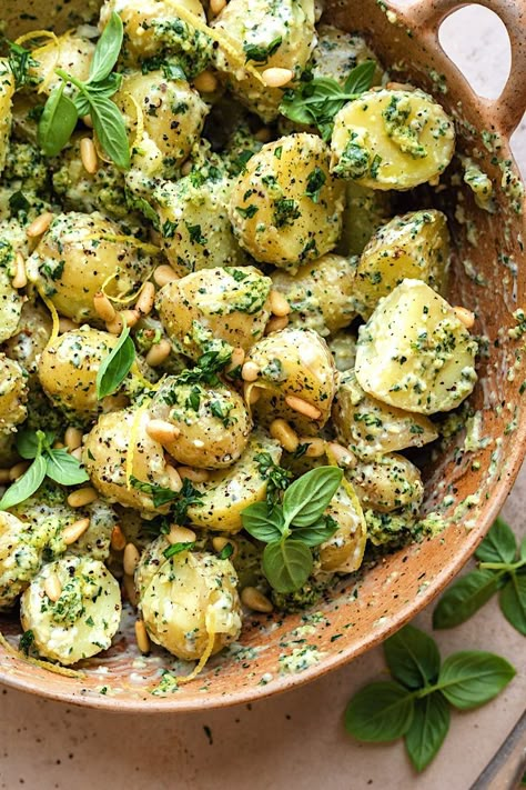 Pesto Potato Salad, Mayonnaise Sauce, Pesto Potatoes, Sommer Mad, Healthy Veggie, One Pot Dinners, Potato Salad Recipe, Creamy Pesto, Vegan Pesto