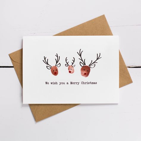 Christmas Card Ideas For Couples, Reindeer Fingerprint, Fingerprint Christmas Cards, Christmas Card Ideas Picture, Funny Christmas Card Ideas, Photo Ideas Newborn, Fingerprint Christmas, Baby Christmas Crafts, Baby Christmas Card